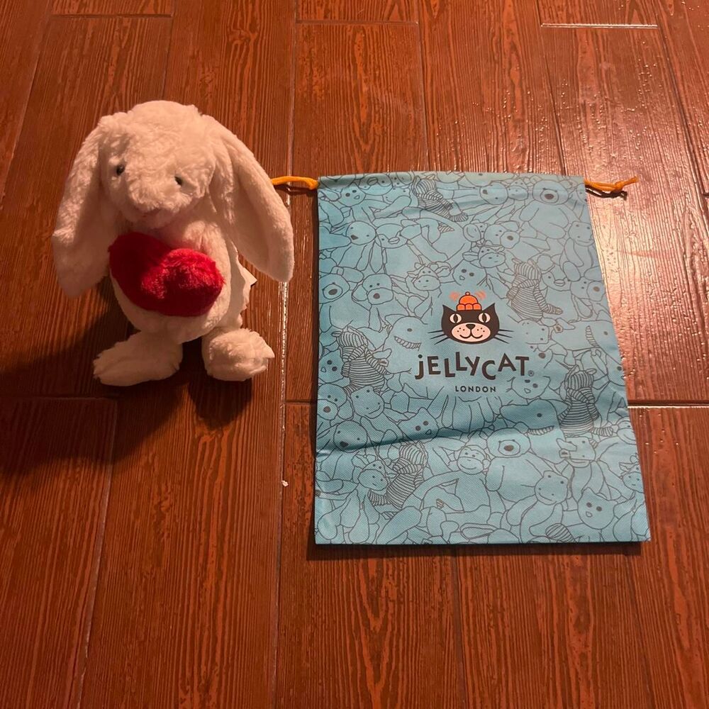 Jellycat Bashful Red Love Heart Bunny WITH TAGS AND BAGS